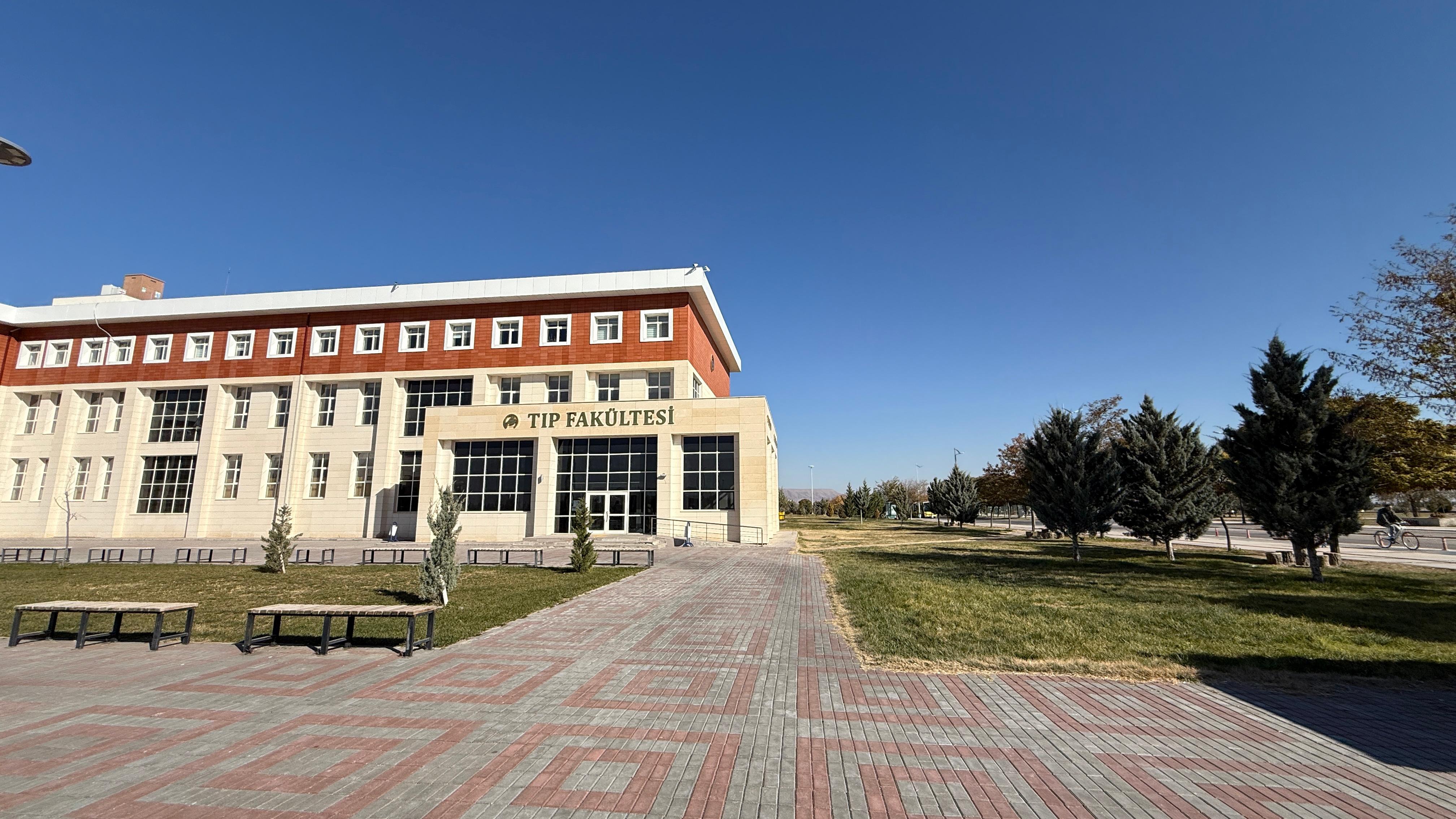 Fakülte Binası