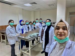 Fakültemiz Dönem II öğrencilerimizden bir grup, Uzm. Dr. Ahmet Safa GÖKŞAN ile birlikte Konya Necmettin Erbakan Üniversitesi Tıp Fakültesi Anatomi Laboratuvarını ziyaret ederek kadavra üzerinde anatomi ve sütür eğitimine katıldılar.
