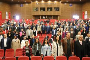 ASÜ’de Unvan Alan Akademisyenlerimiz Cübbelerini Giydi