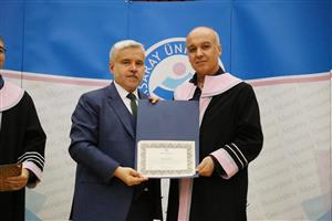 ASÜ’de Unvan Alan Akademisyenlerimiz Cübbelerini Giydi