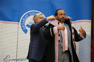 ASÜ’de Unvan Alan Akademisyenlerimiz Cübbelerini Giydi