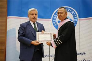ASÜ’de Unvan Alan Akademisyenlerimiz Cübbelerini Giydi